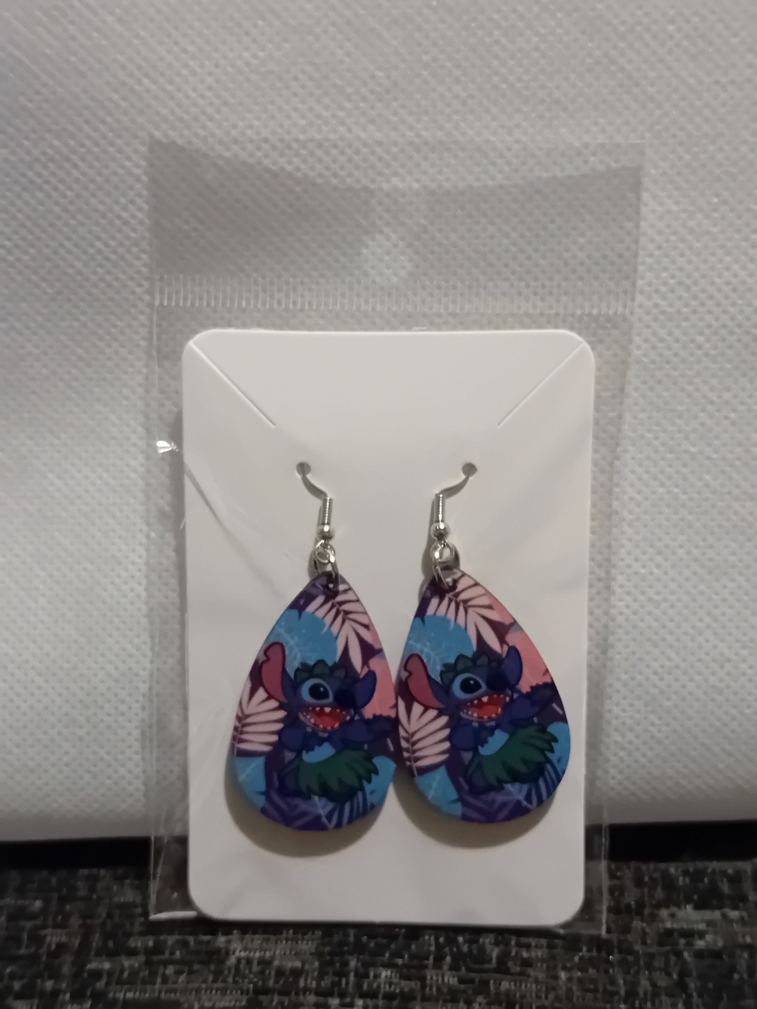 teardrop earrings - stitch.