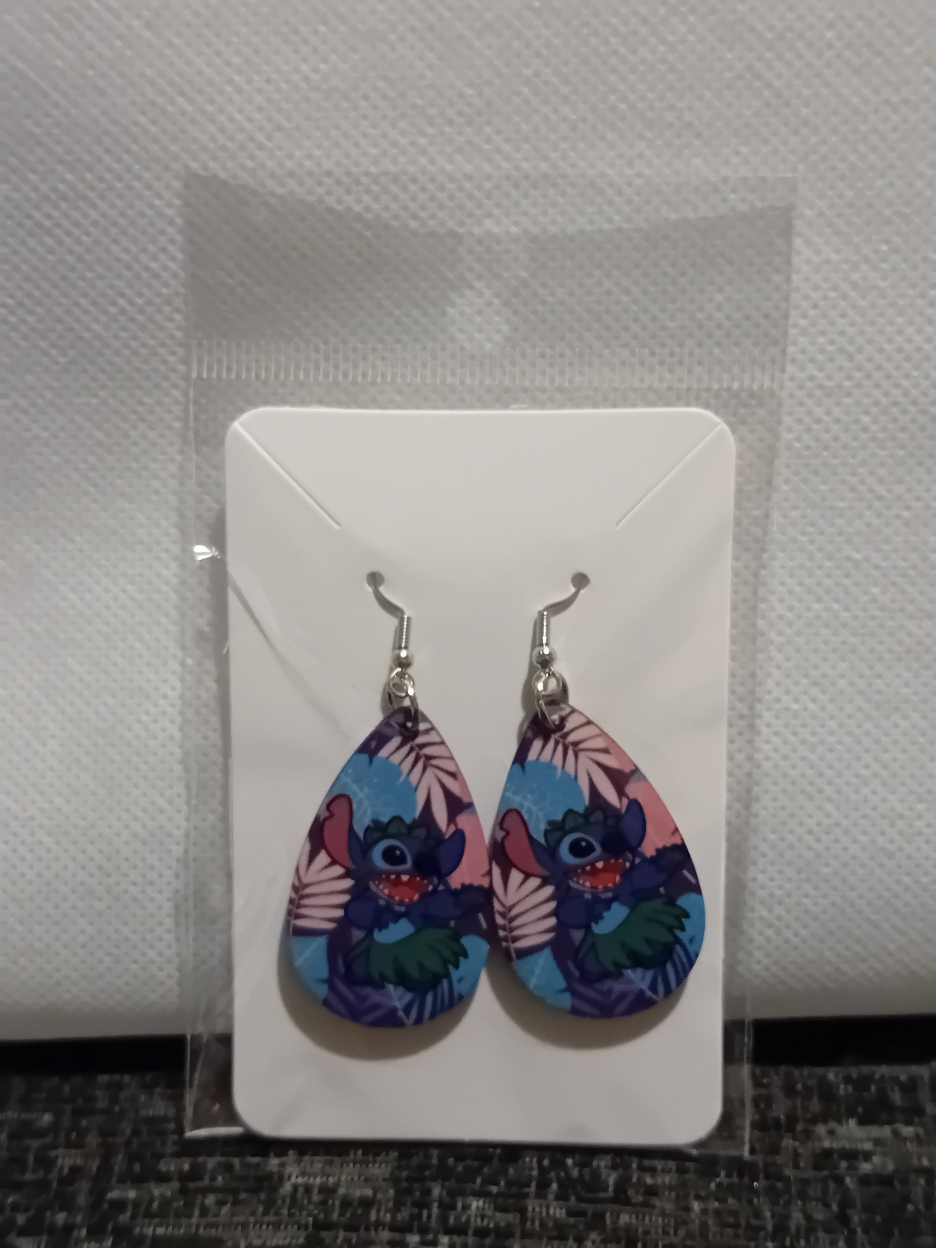 teardrop earrings - stitch.